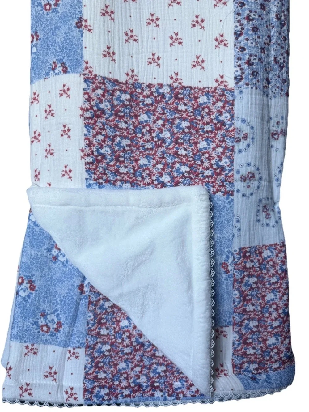 Envogue Cotton Gauze Throw Americana July Bows Floral Red blue quilt patchwork